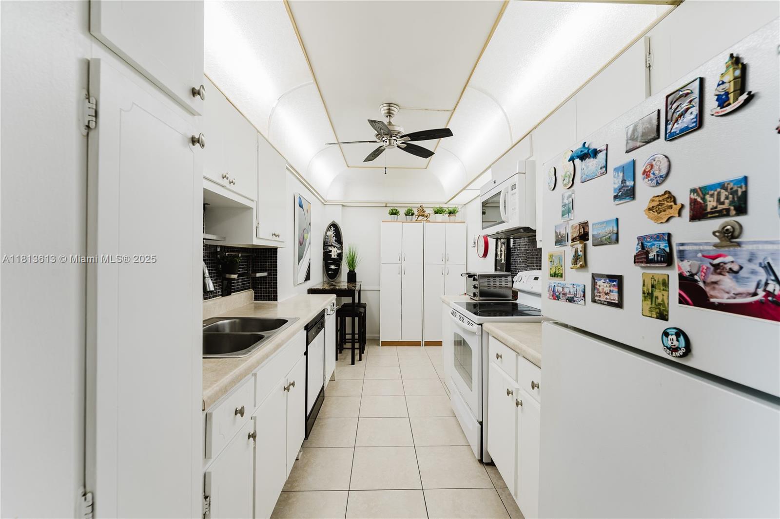 HILLCREST EAST NO 23 COND - Residential