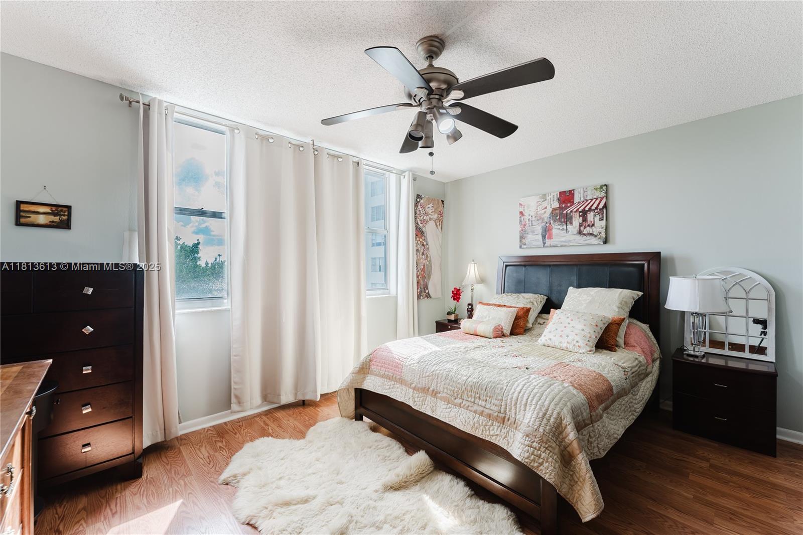 HILLCREST EAST NO 23 COND - Residential