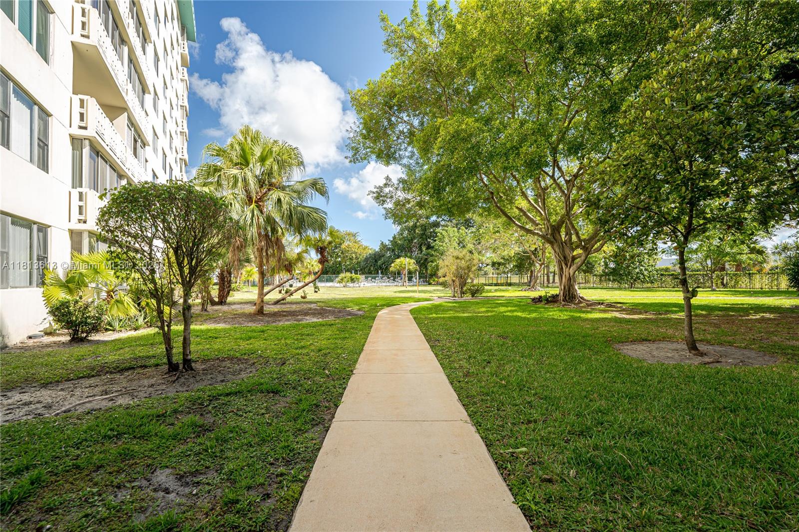 HILLCREST EAST NO 23 COND - Residential