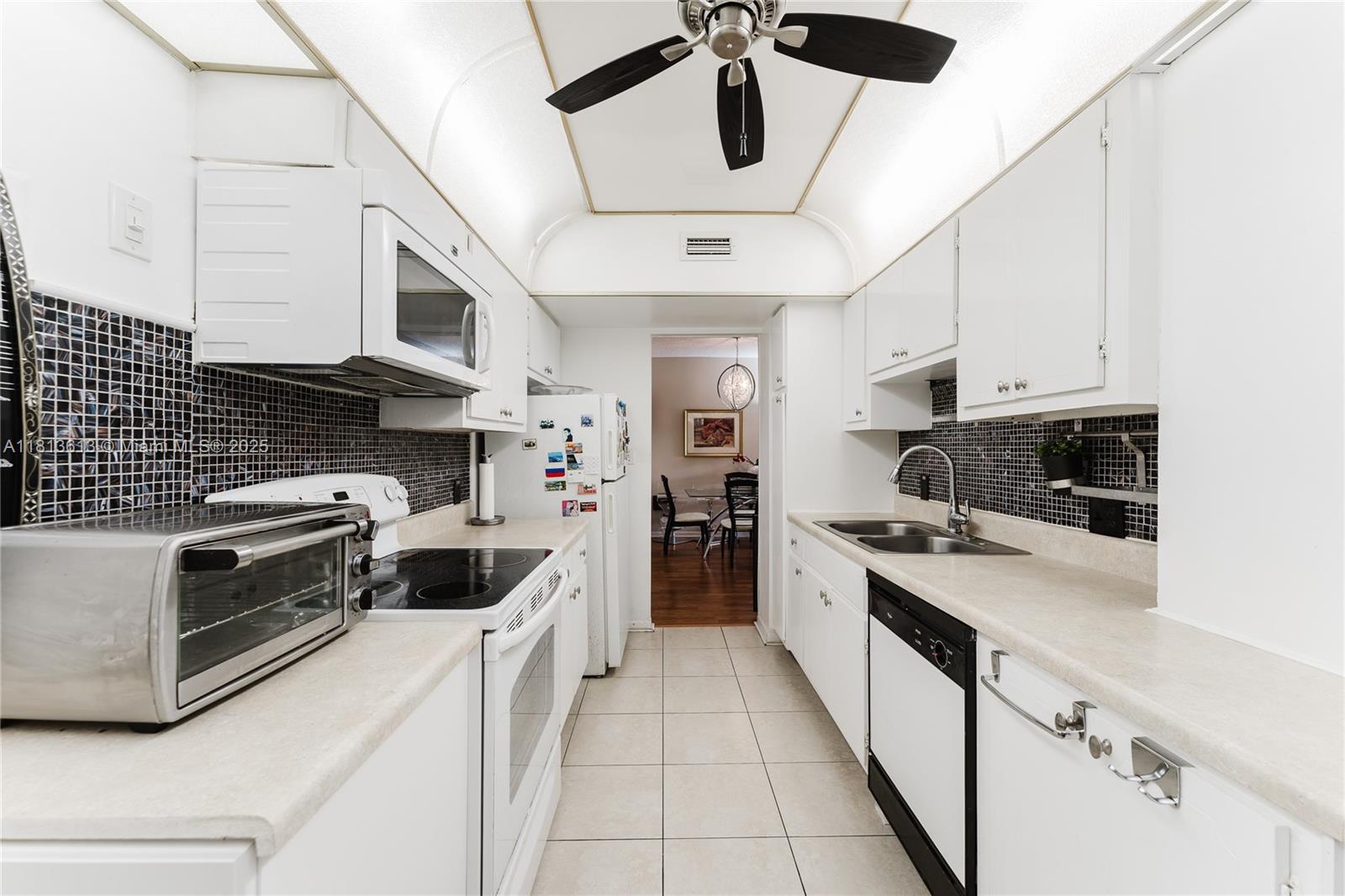 HILLCREST EAST NO 23 COND - Residential