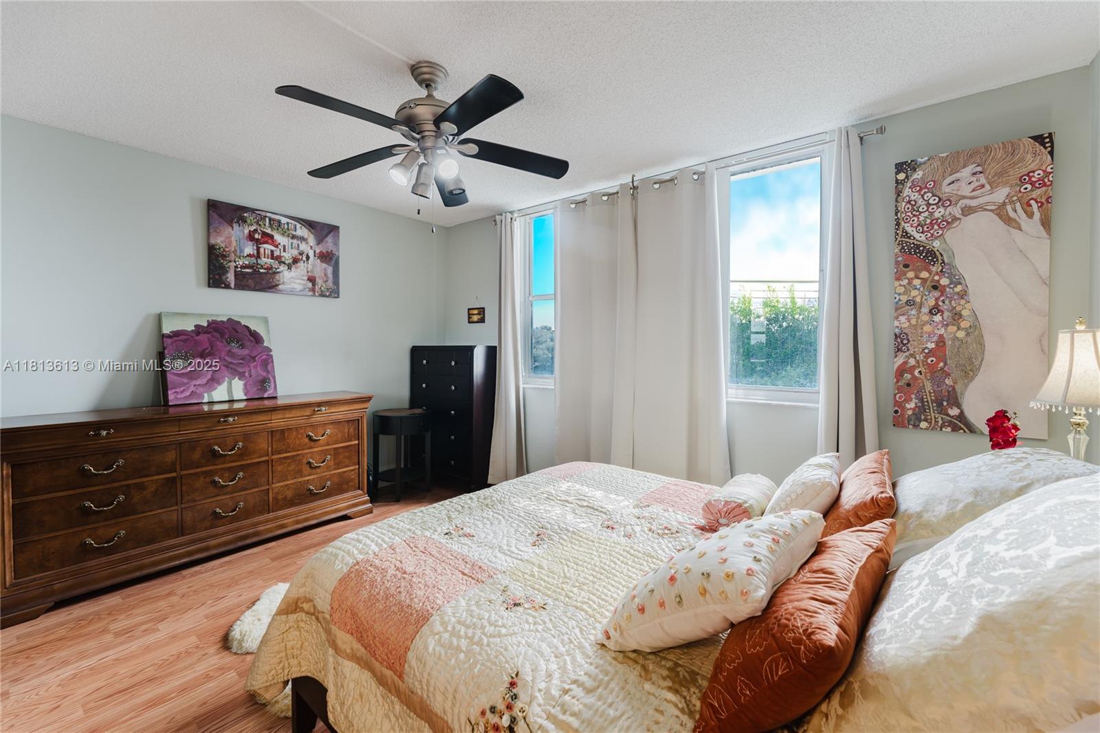 HILLCREST EAST NO 23 COND - Residential