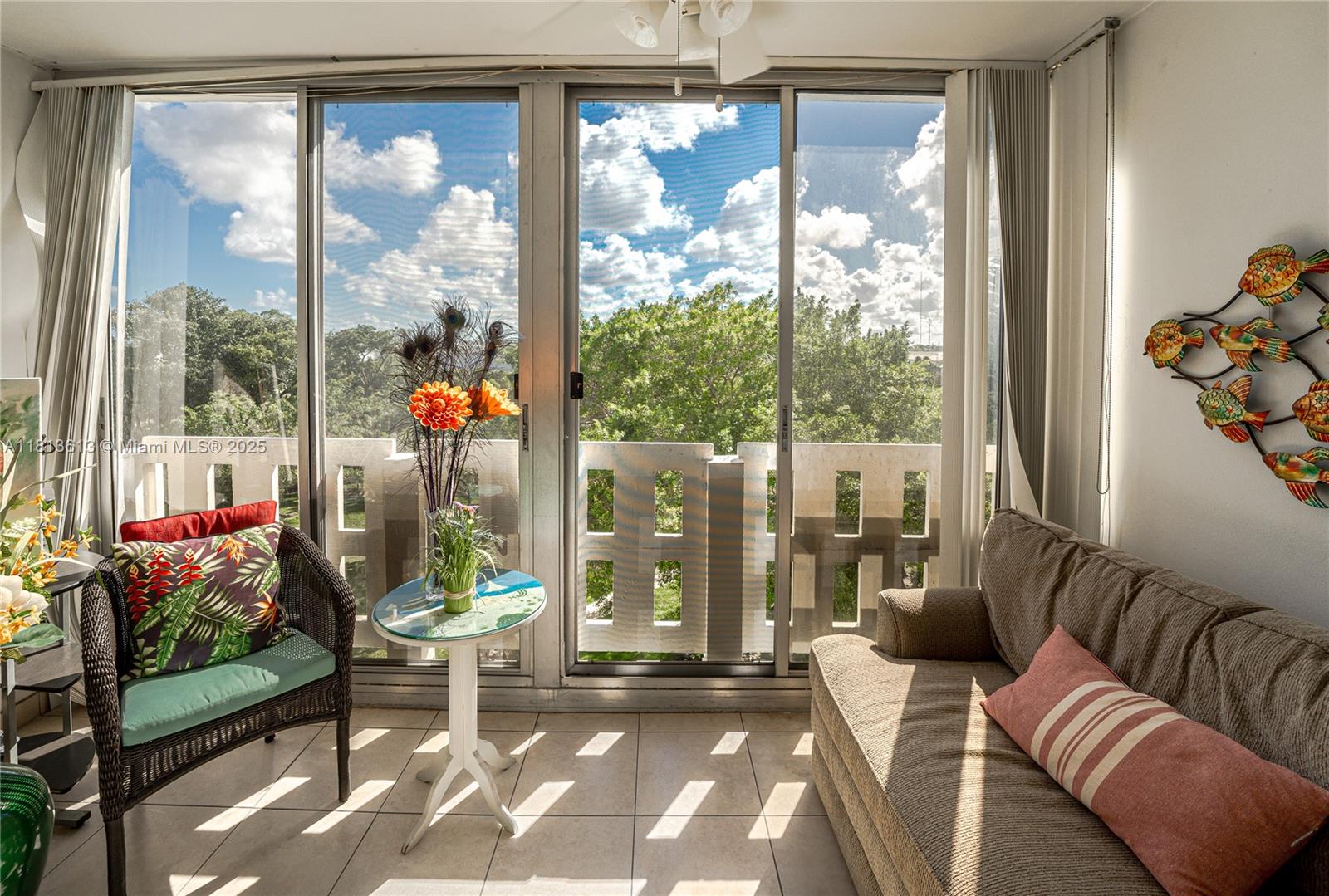 HILLCREST EAST NO 23 COND - Residential