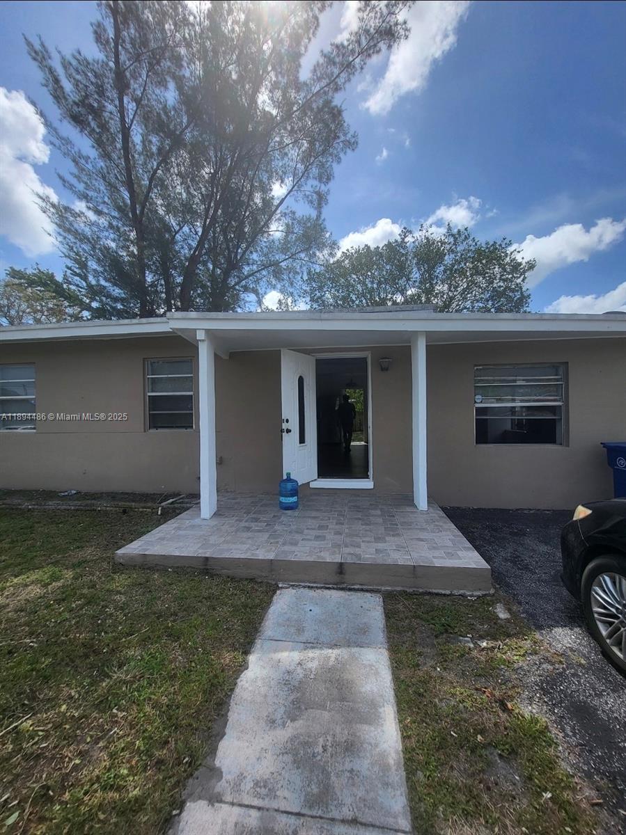 1402 NW 13th Ct