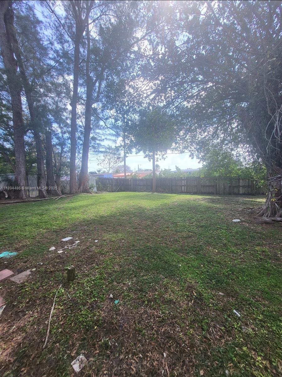 LAUDERDALE MANORS ADD REV - Residential