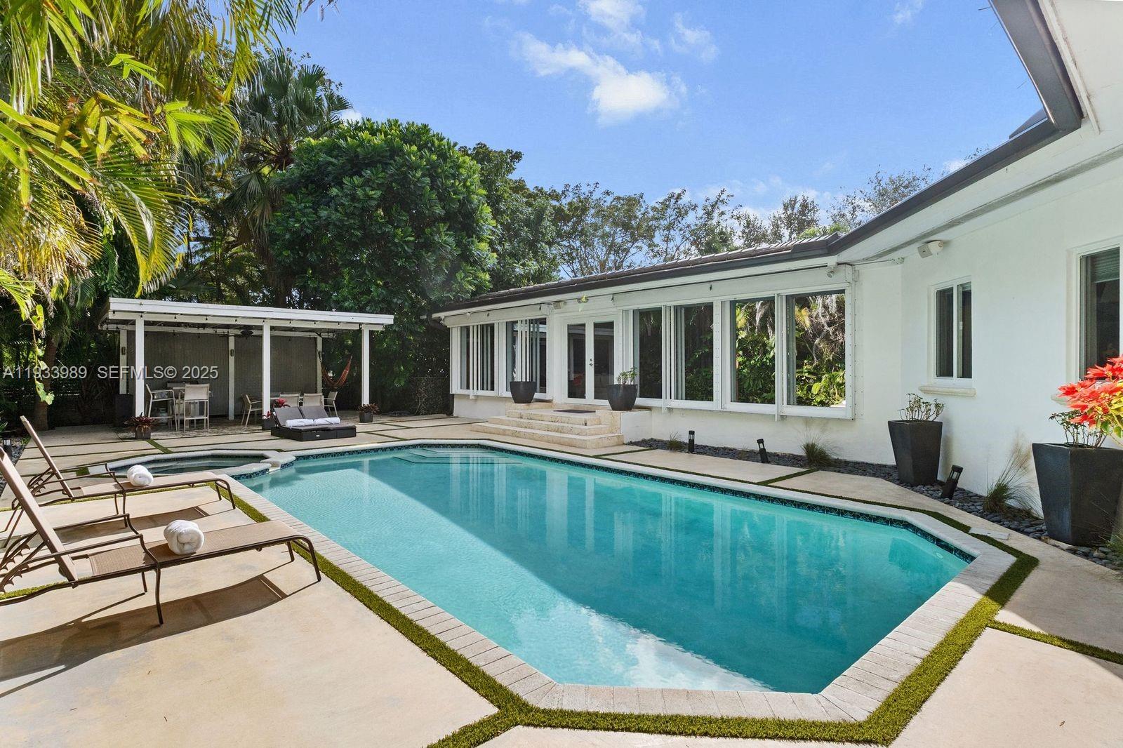 CORAL GABLES RIVIERA SEC - Residential