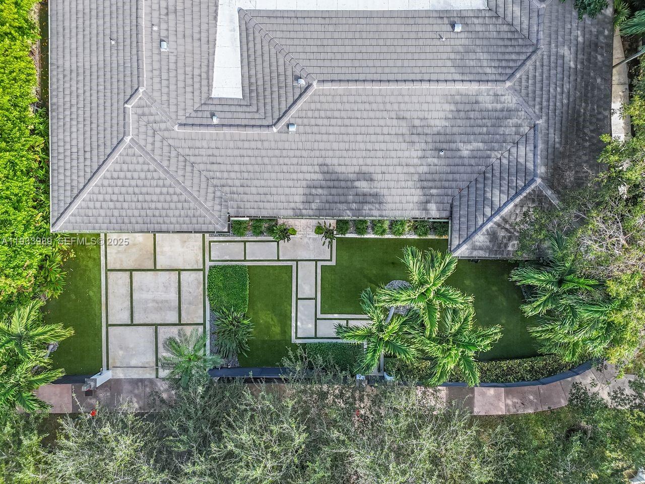 CORAL GABLES RIVIERA SEC - Residential