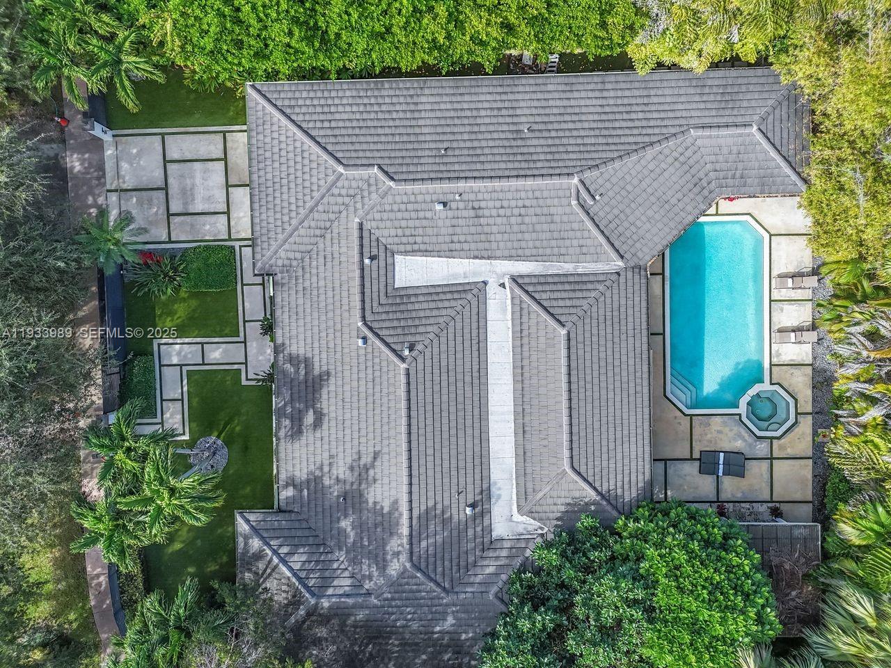 CORAL GABLES RIVIERA SEC - Residential