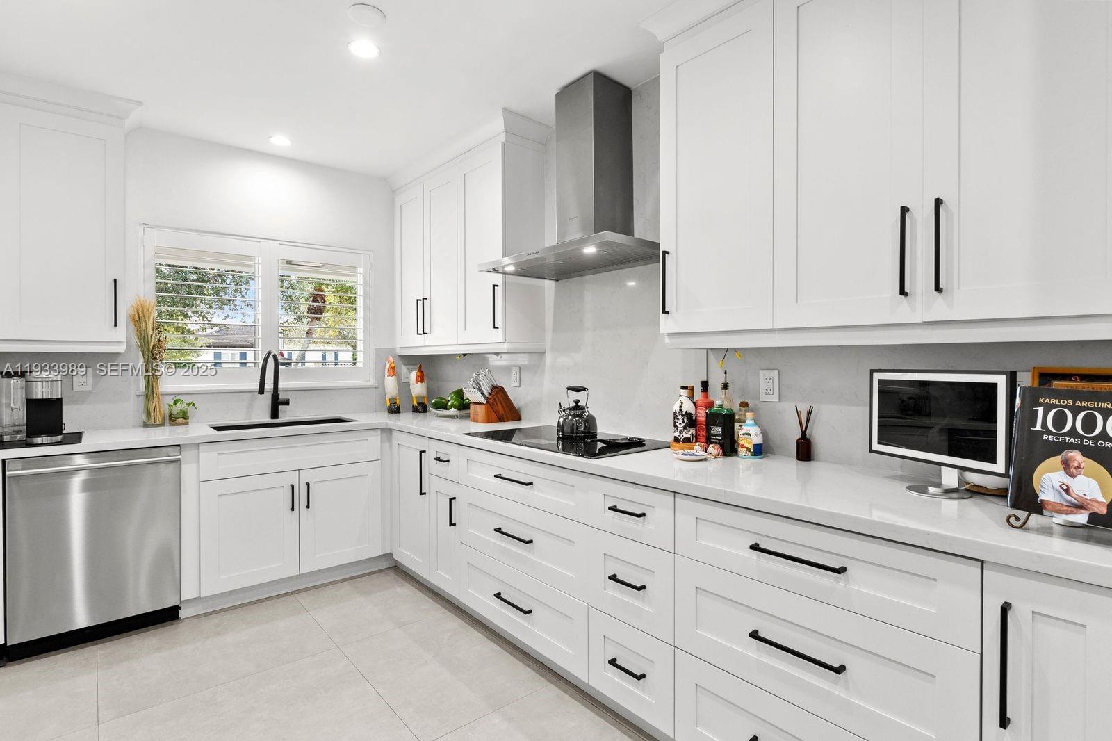 CORAL GABLES RIVIERA SEC - Residential