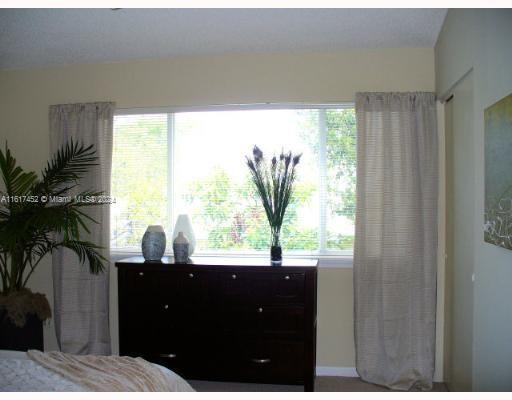 BANYAN OAKRIDGE COMMERCIA - Residential