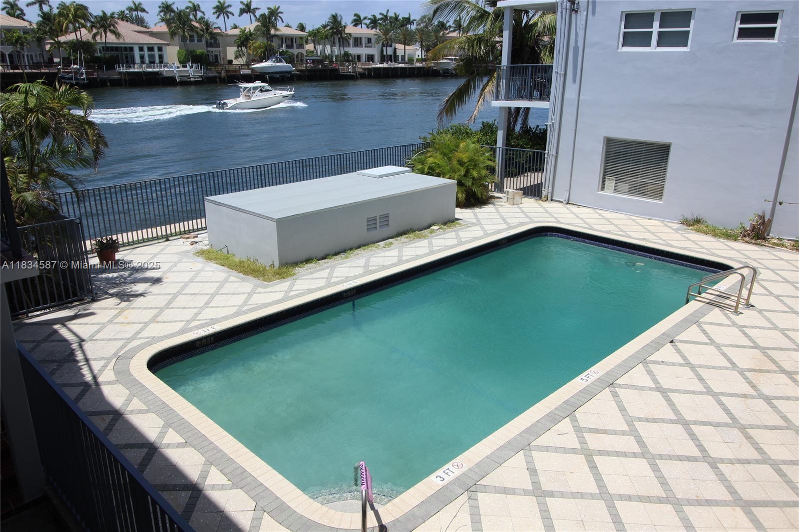 WATERWAY @ HOLLYWOOD BEAC - Residential