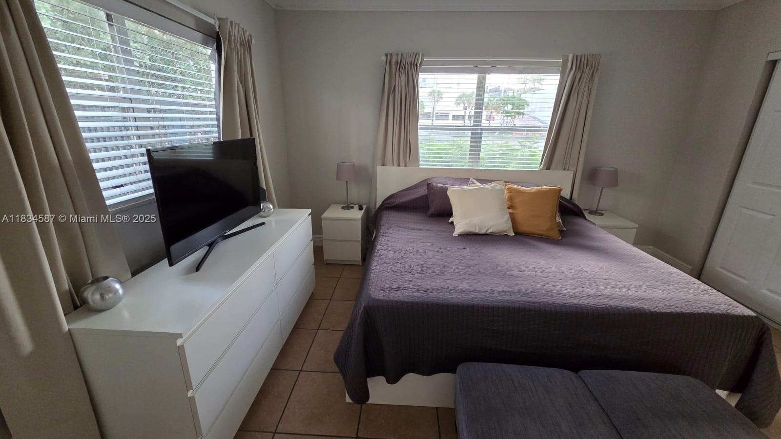 WATERWAY @ HOLLYWOOD BEAC - Residential