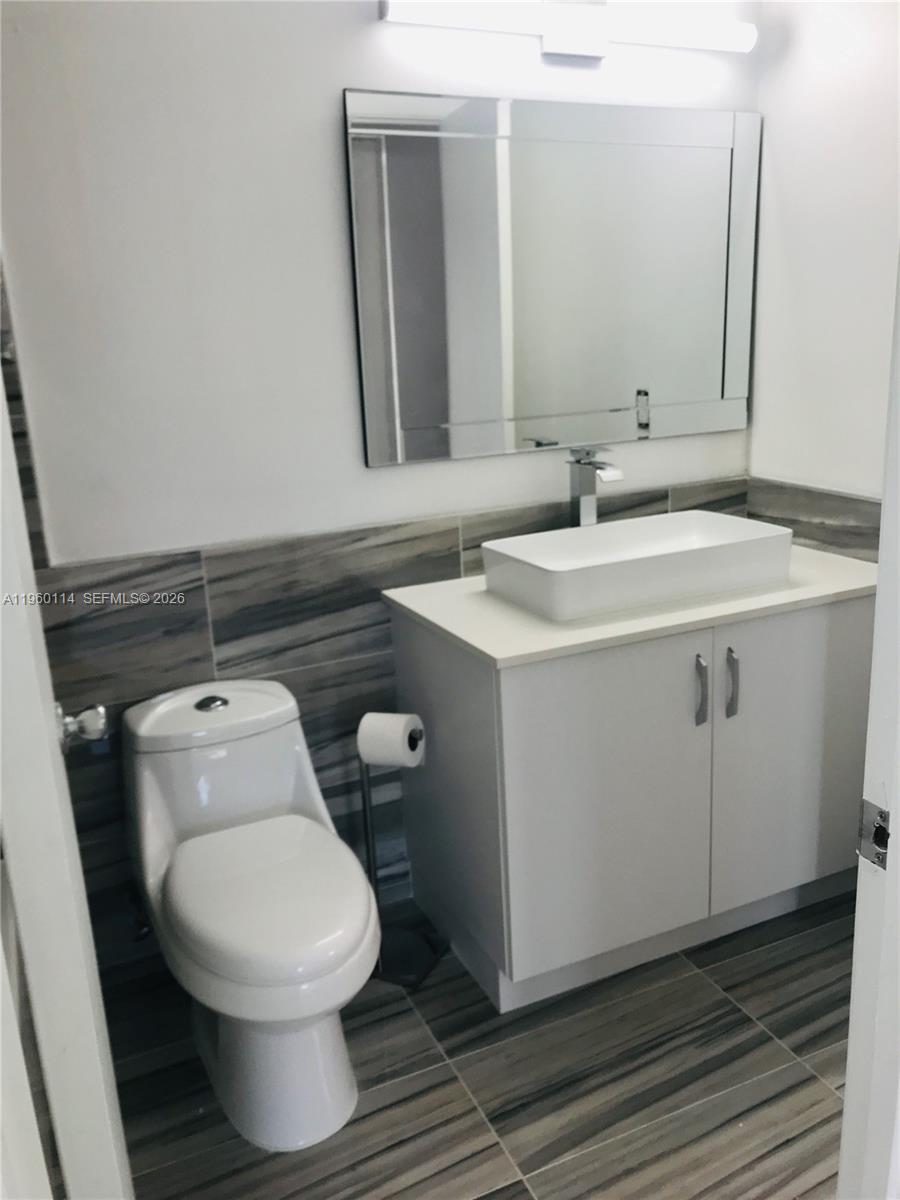 FONTANA POINT CONDO - Residential Lease