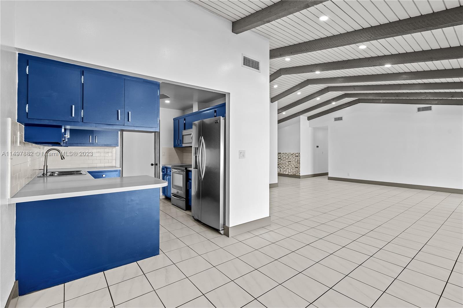 KILLIAN PINES 1ST ADDN - Residential