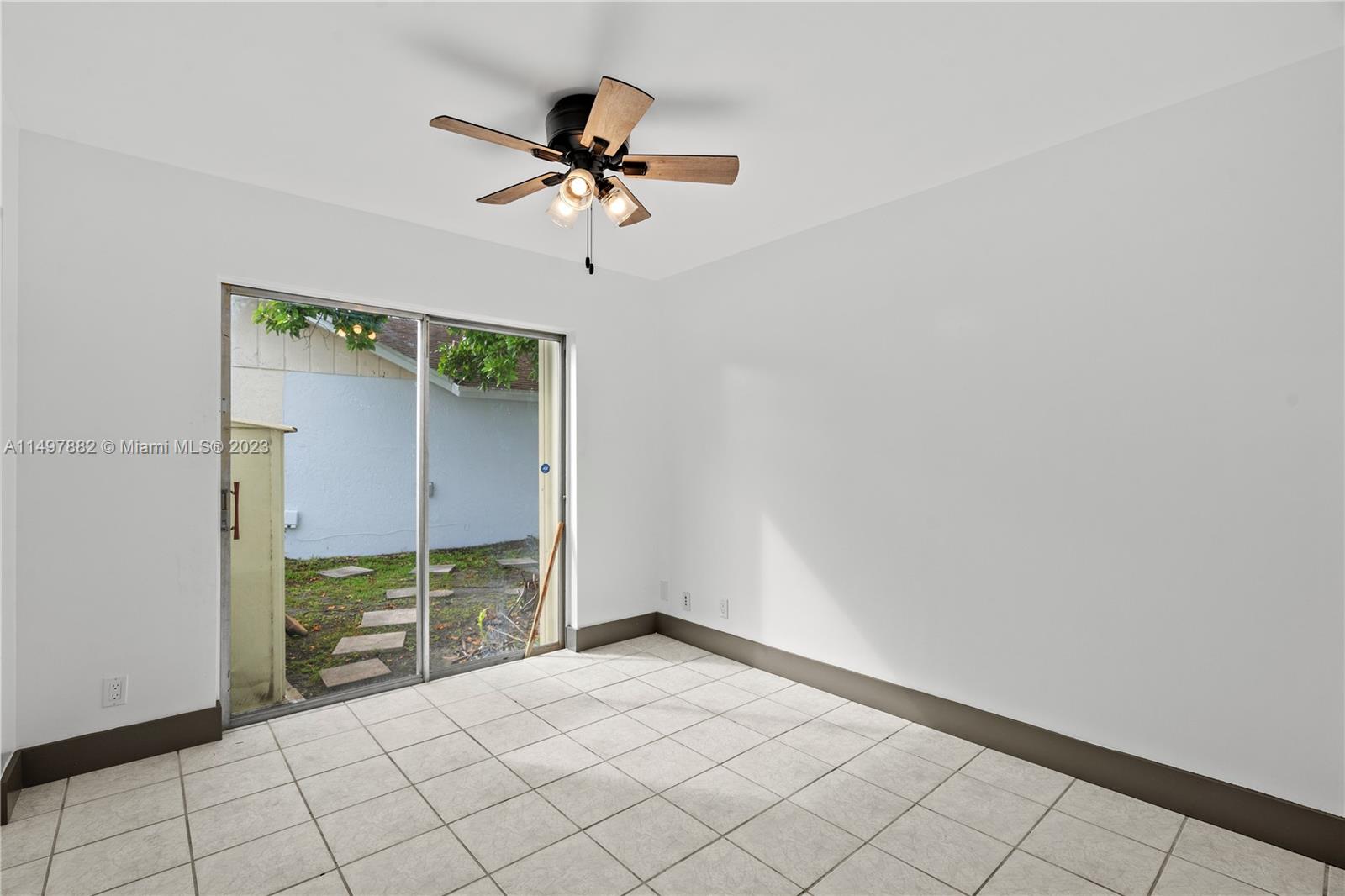 KILLIAN PINES 1ST ADDN - Residential