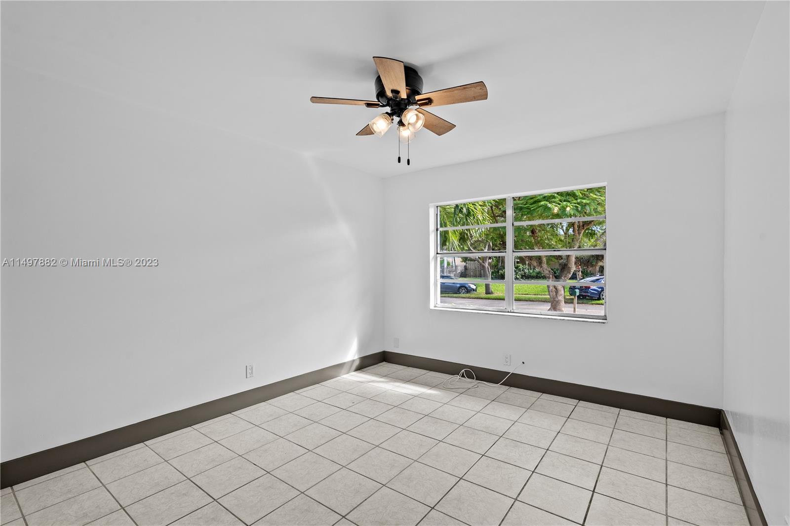 KILLIAN PINES 1ST ADDN - Residential