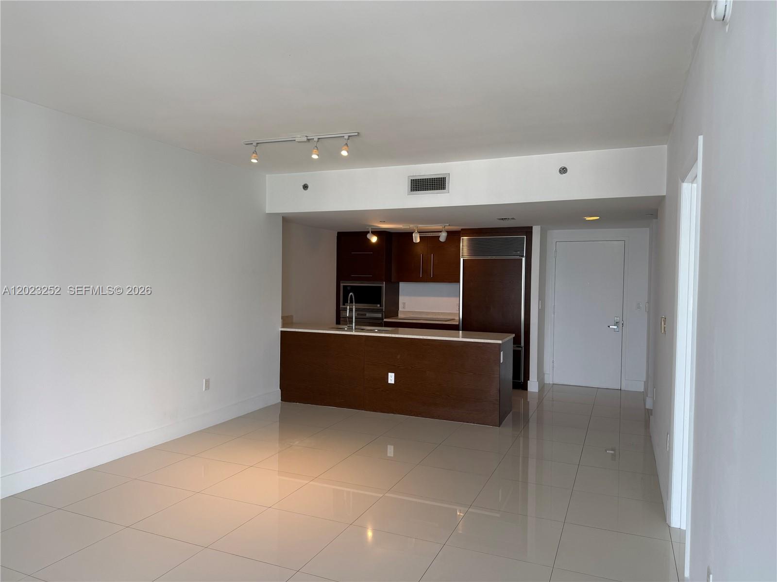 ICONBRICKELL CONDO NO 1 - Residential Lease