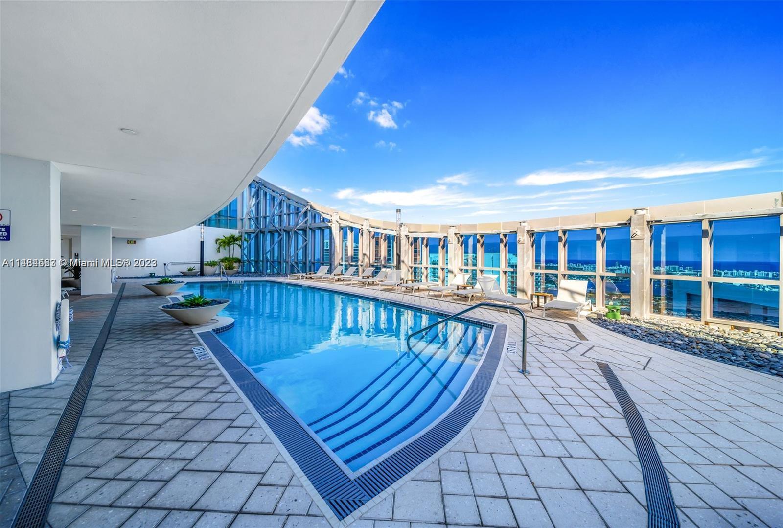 PARAMOUNT MIAMI WORLDCENT - Residential
