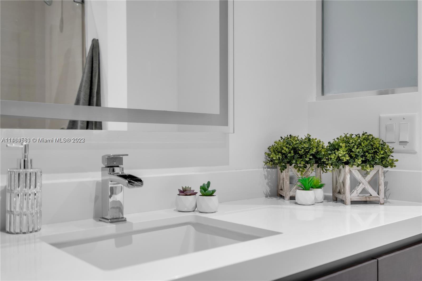 PARAMOUNT MIAMI WORLDCENT - Residential