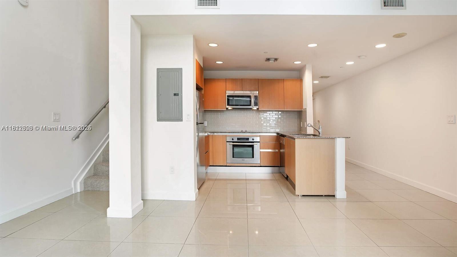 1050 Brickell Ave 2016