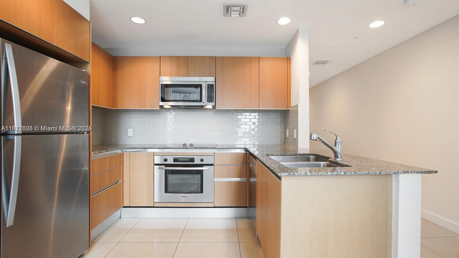 1050 Brickell Ave 2016