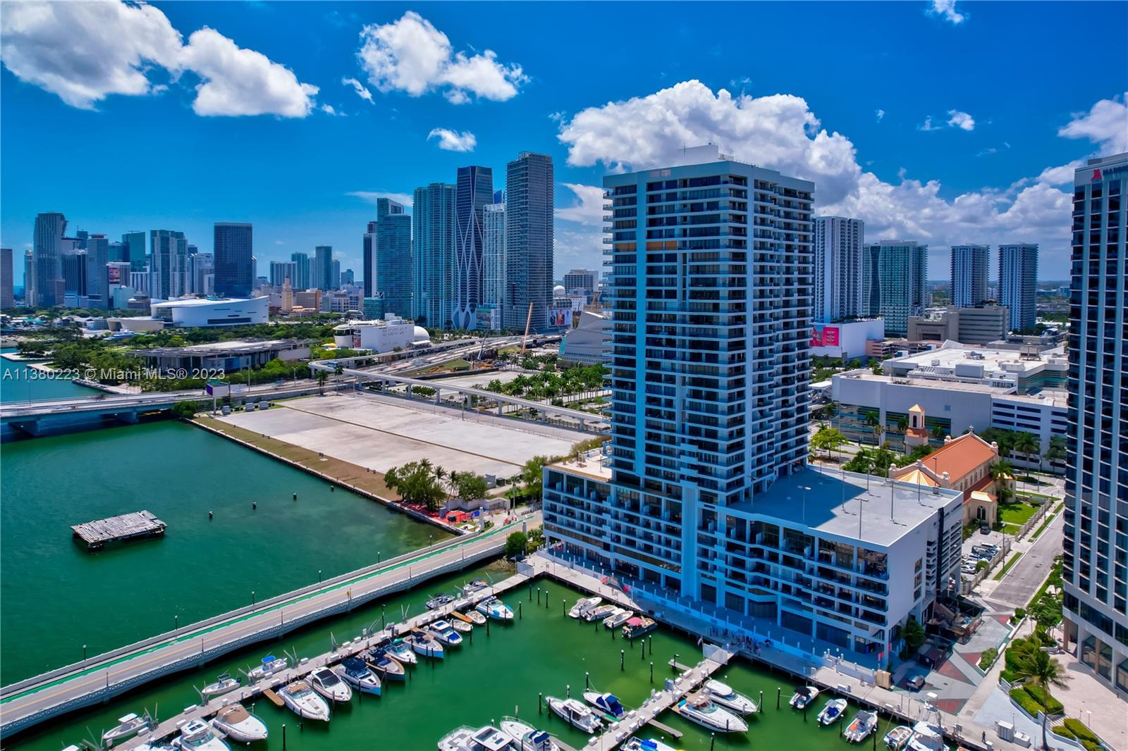 MOVE IN READY 07/01/2023. WATER FRONT STUDIO IN DOWNTOWN MIAMI. 1 VALET PARKING SPACE. Studio features tile flooring throughout. Updated Kitchen with stainless steel appliances. Updated bathroom with combination tub and shower. Walk-in closet. Building amenities include: gym, pool, tennis/basketball court, and restaurant/bar. Centrally located near metromover, museums, nightlife entertainment and restaurants. Community laundry room located on every other floor.