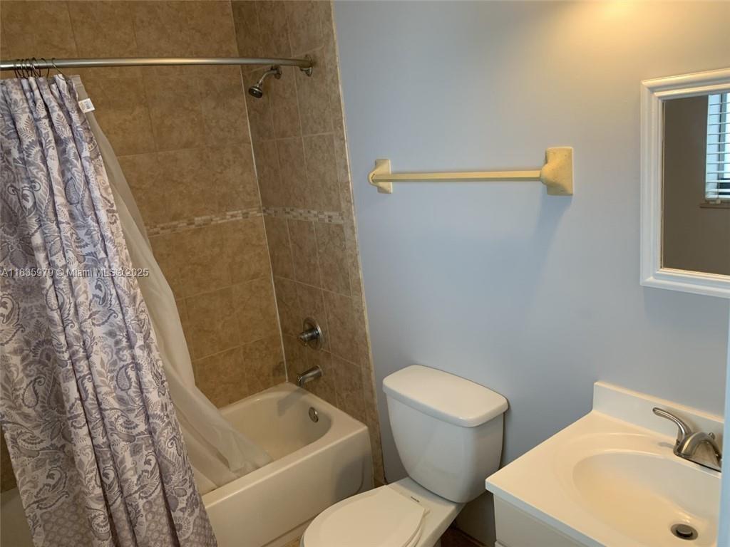 FAIRFAX BROLLIAR ADD SEC - Residential Lease