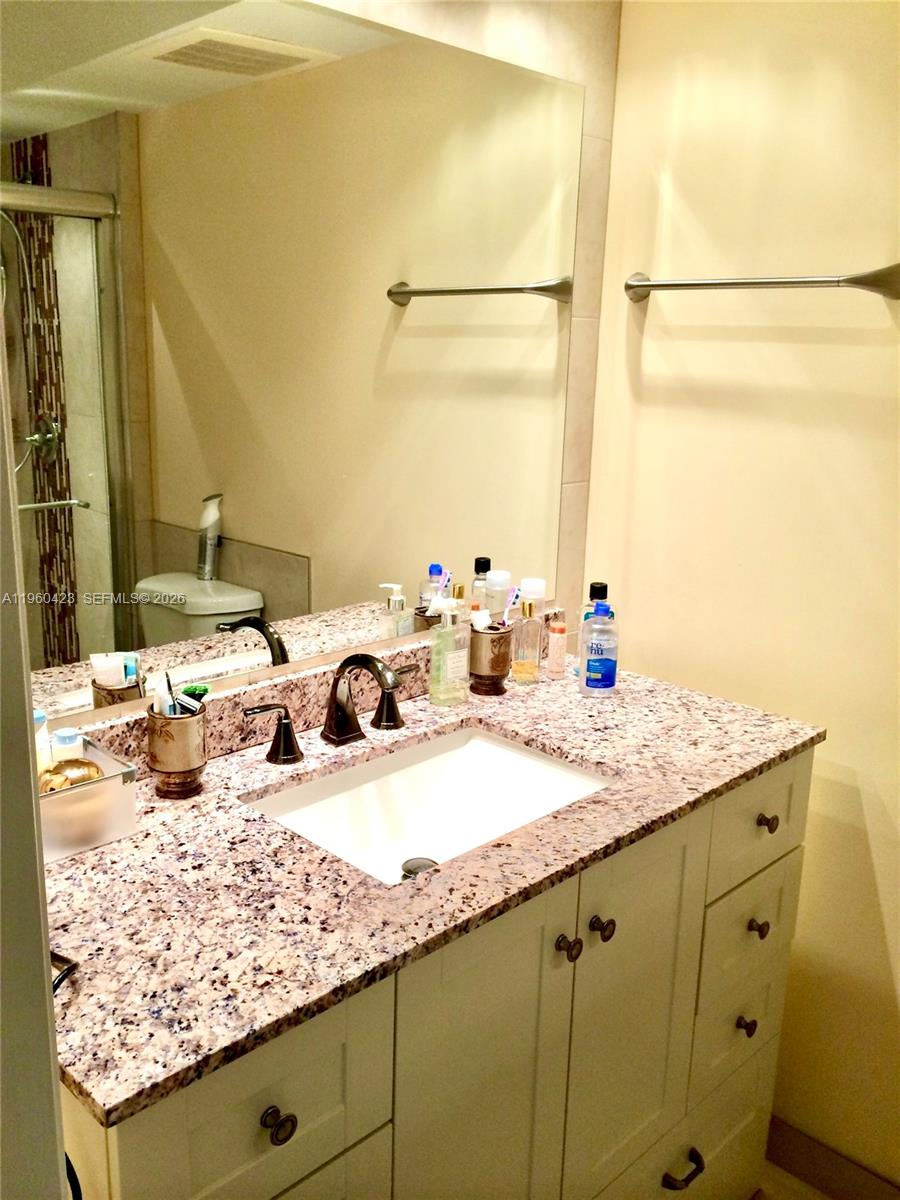 MEADOWBROOK TOWERS L COND - Residential