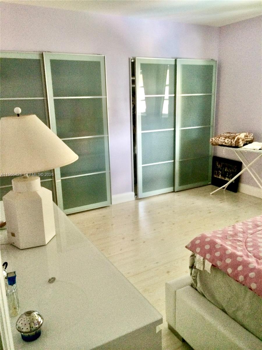 MEADOWBROOK TOWERS L COND - Residential