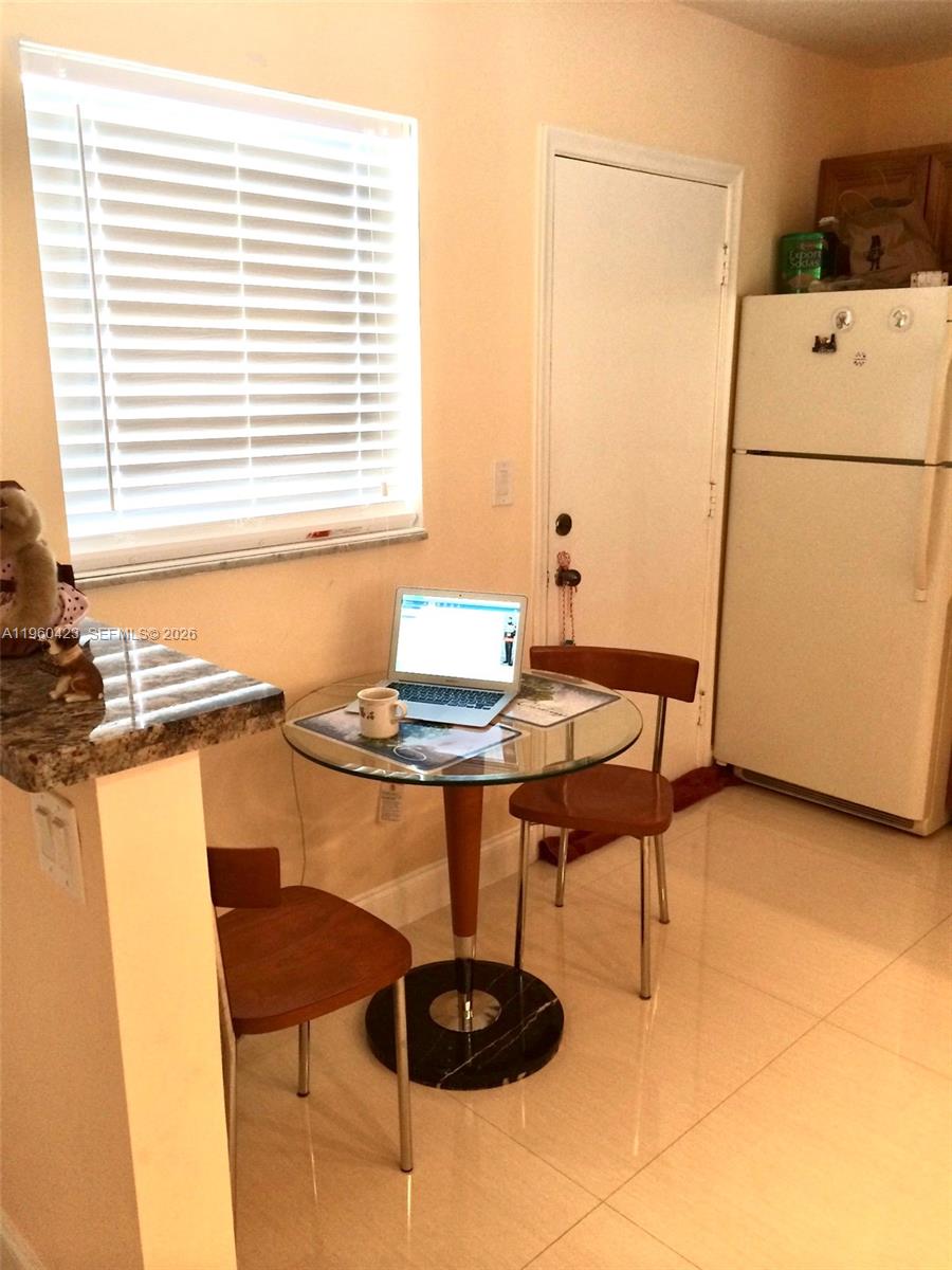 MEADOWBROOK TOWERS L COND - Residential