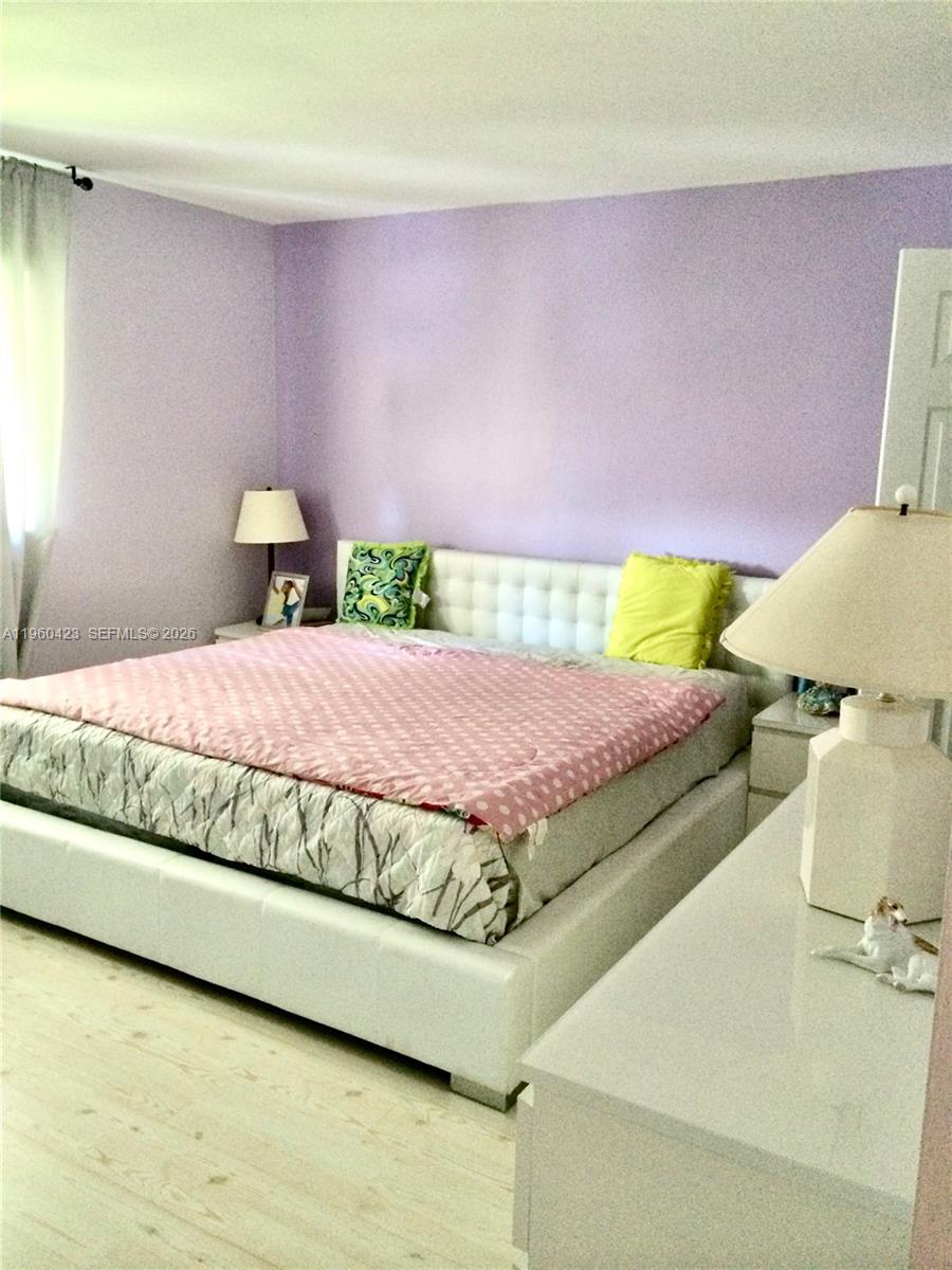 MEADOWBROOK TOWERS L COND - Residential