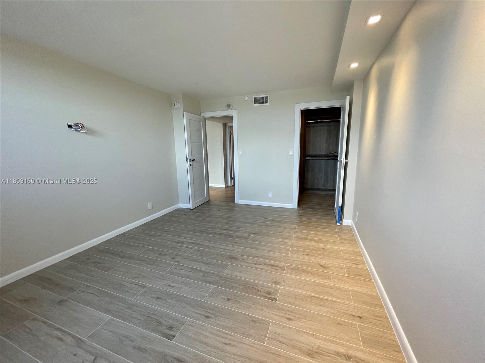 WINSTON TOWERS 700 CONDO - Residential Lease