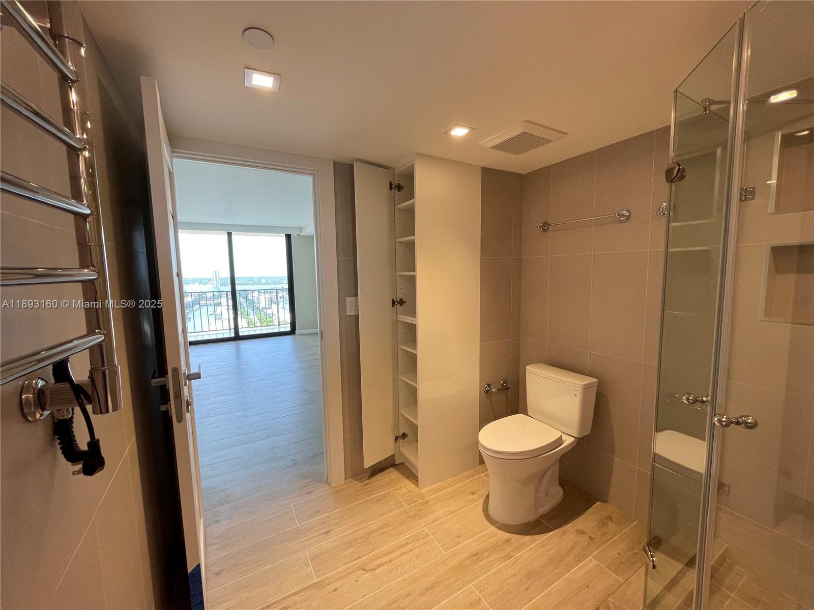 WINSTON TOWERS 700 CONDO - Residential Lease