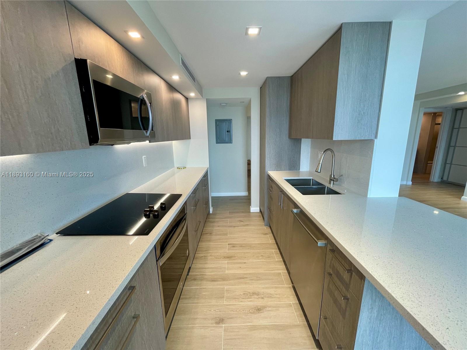 WINSTON TOWERS 700 CONDO - Residential Lease