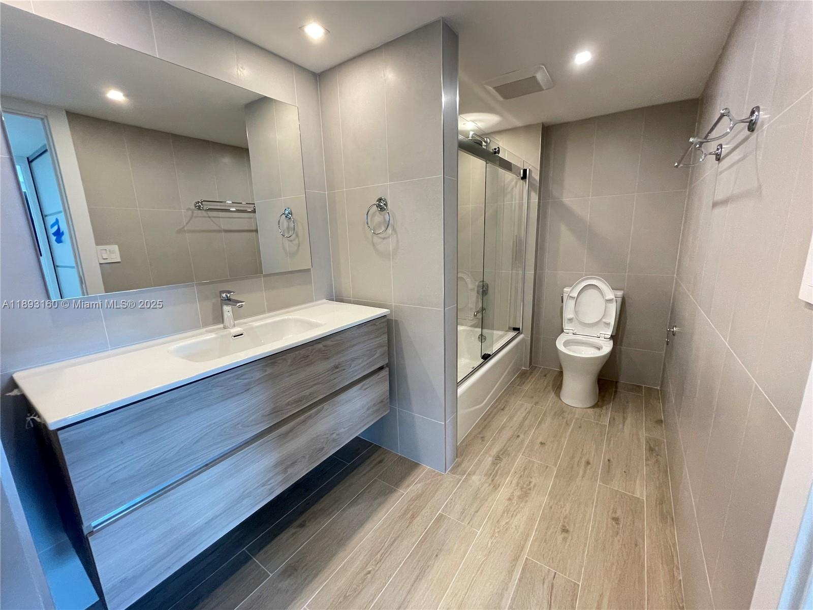 WINSTON TOWERS 700 CONDO - Residential Lease