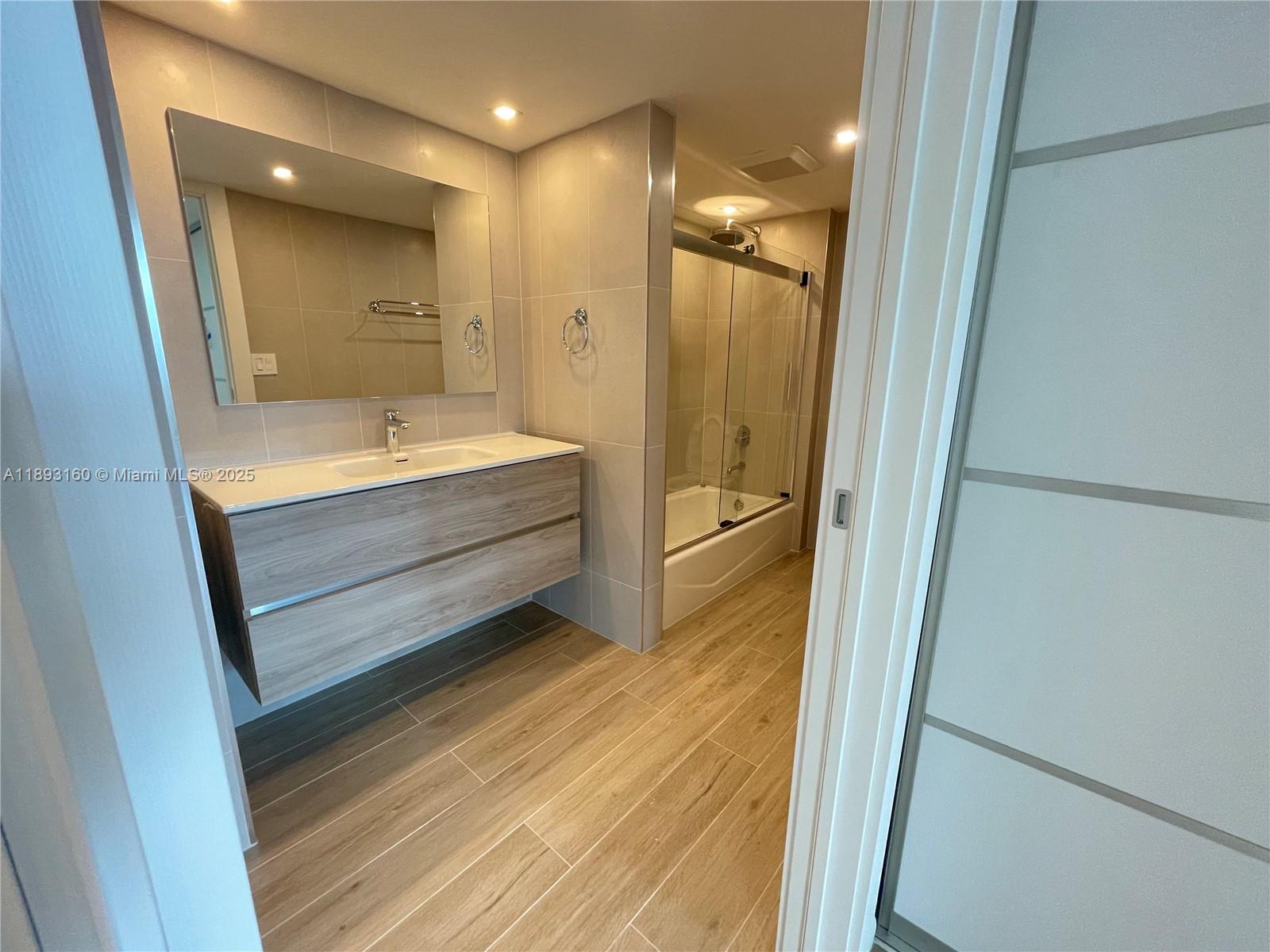 WINSTON TOWERS 700 CONDO - Residential Lease