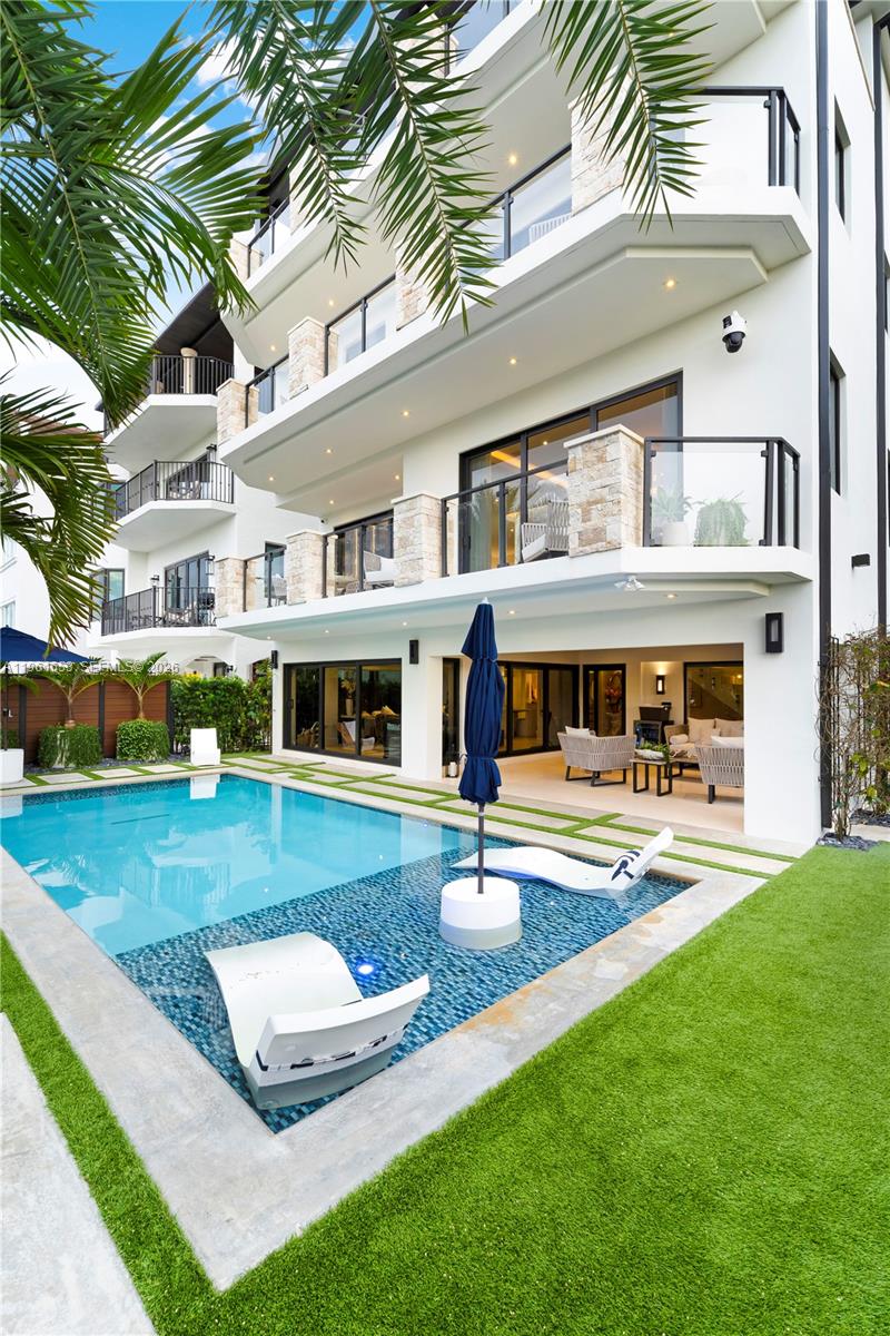 PARADISE POINT 1ST AMENDM - Residential