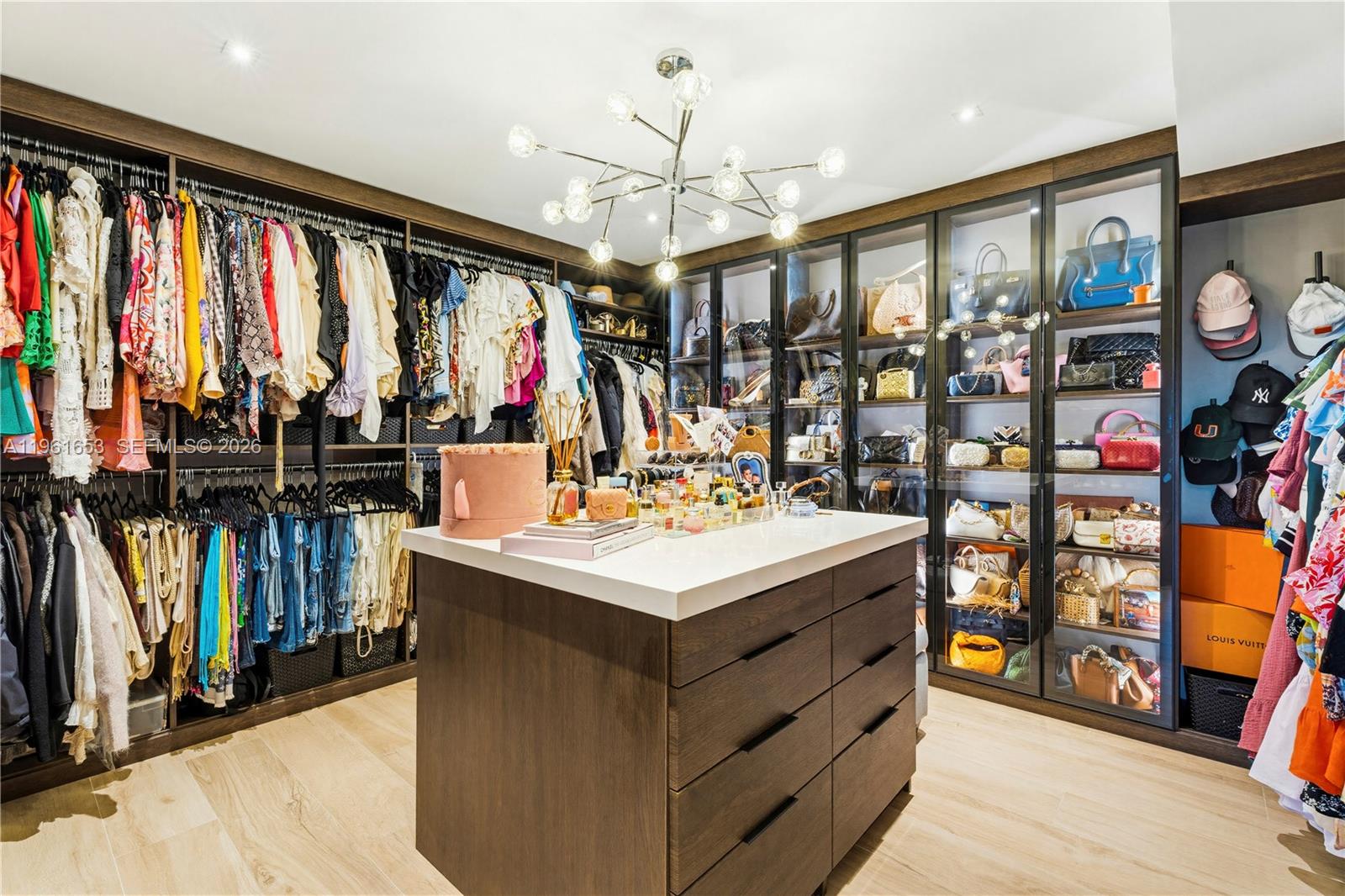 PARADISE POINT 1ST AMENDM - Residential