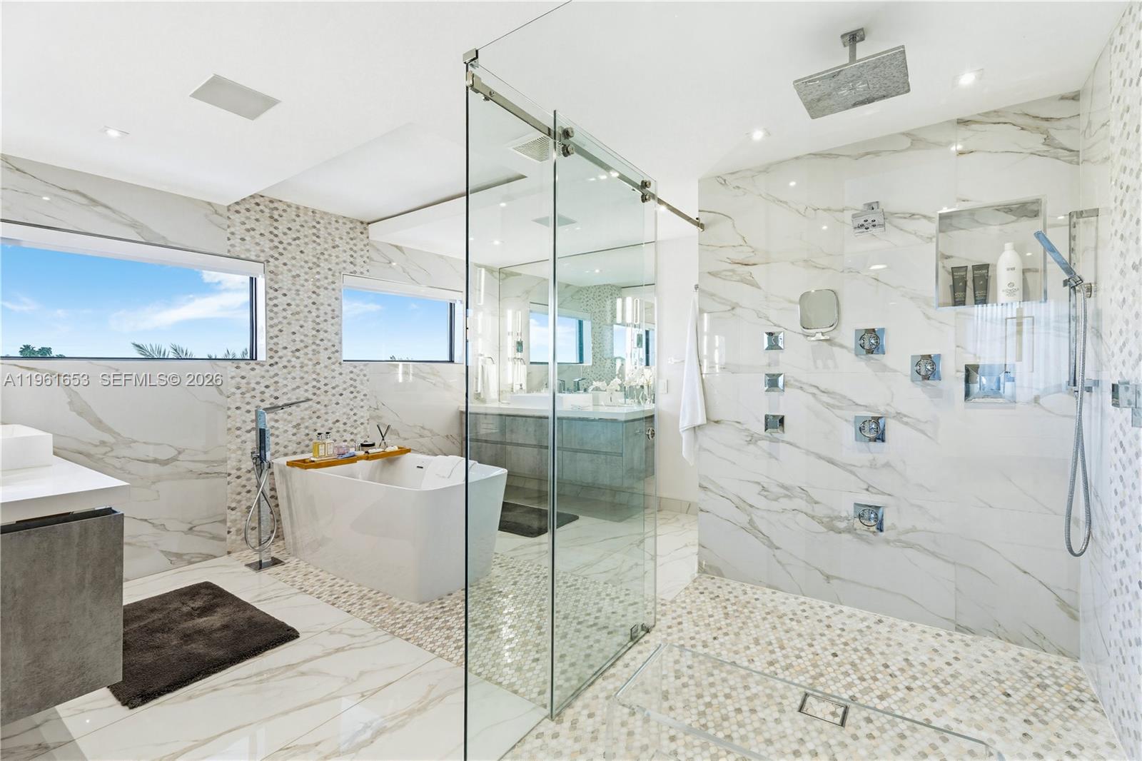 PARADISE POINT 1ST AMENDM - Residential