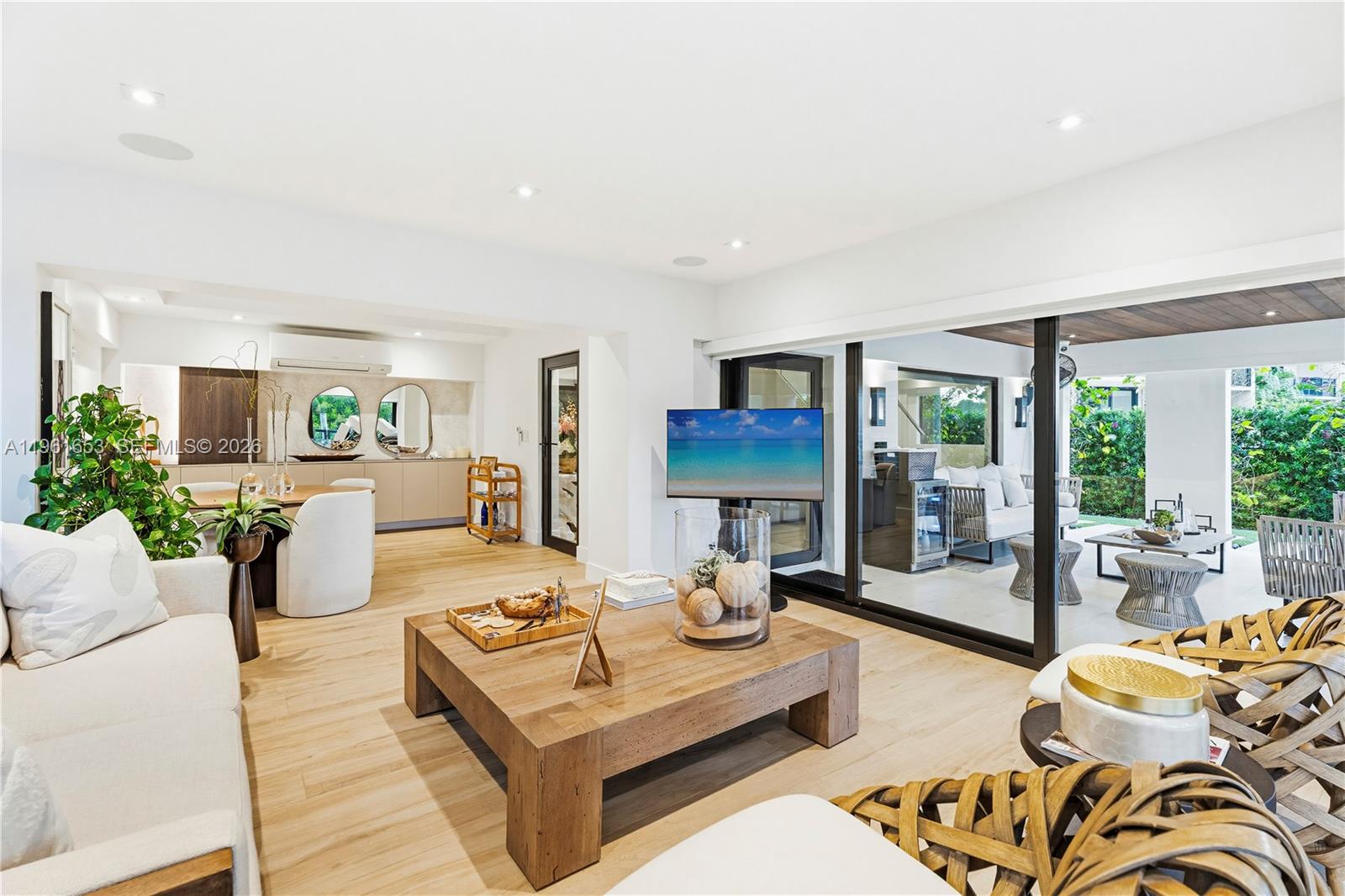 PARADISE POINT 1ST AMENDM - Residential