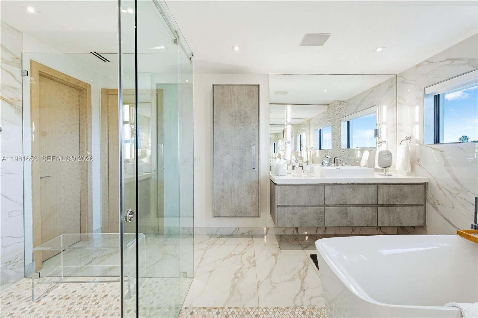 PARADISE POINT 1ST AMENDM - Residential