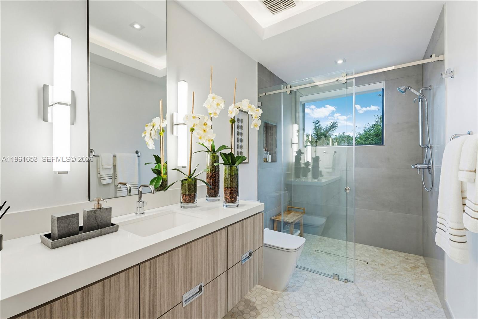 PARADISE POINT 1ST AMENDM - Residential