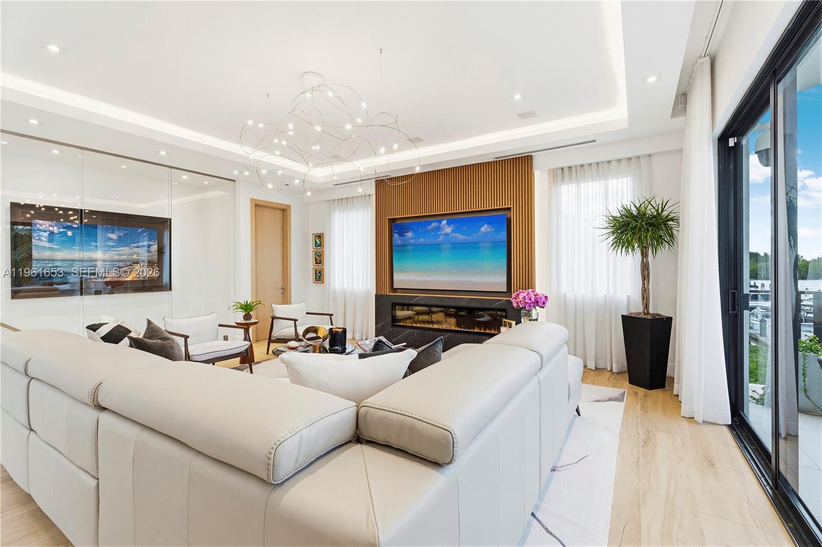 PARADISE POINT 1ST AMENDM - Residential