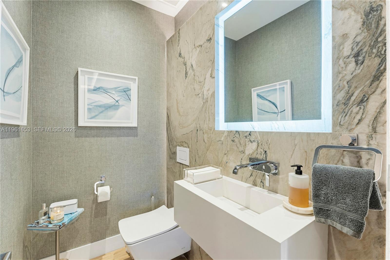 PARADISE POINT 1ST AMENDM - Residential