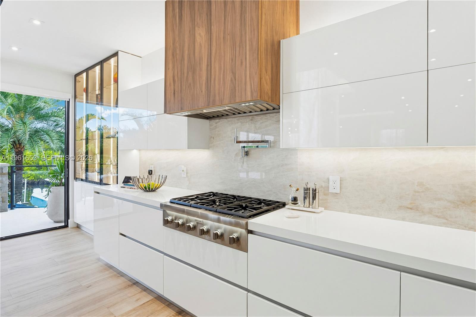 PARADISE POINT 1ST AMENDM - Residential