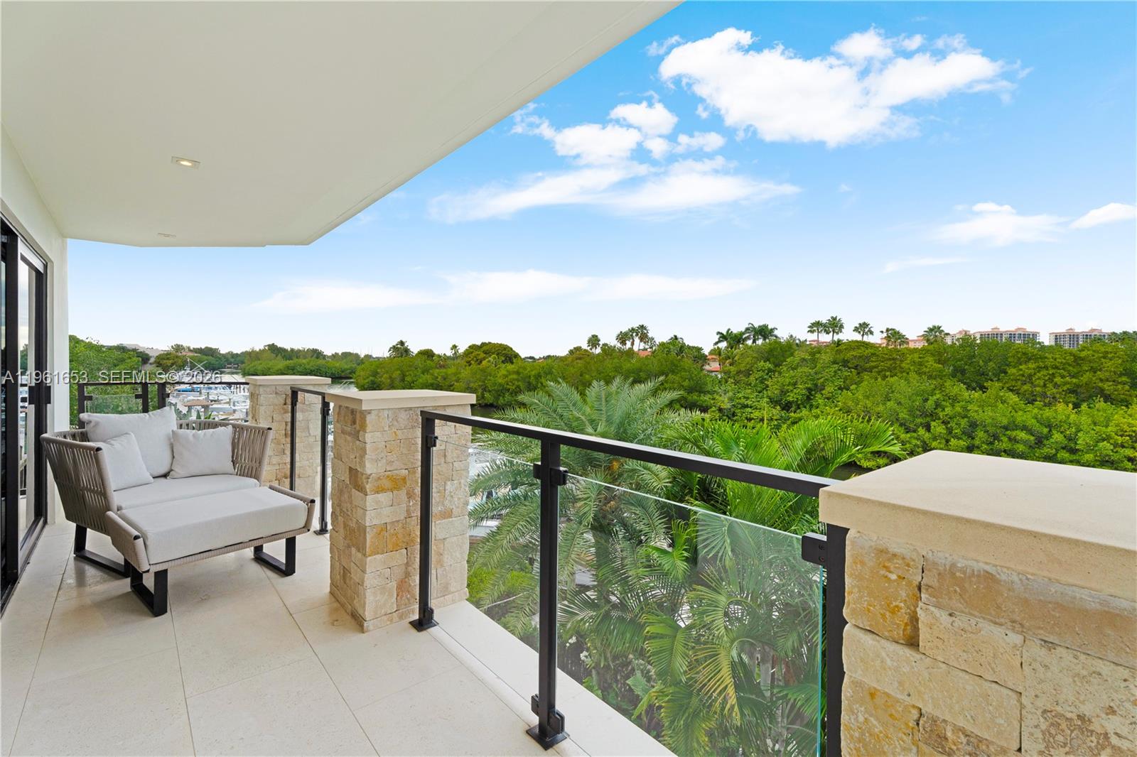 PARADISE POINT 1ST AMENDM - Residential