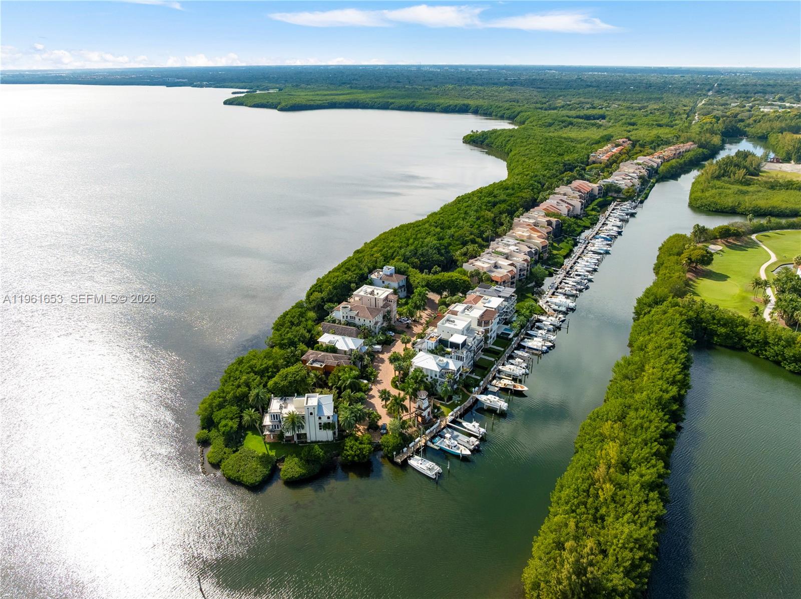 5860 Paradise Point Dr