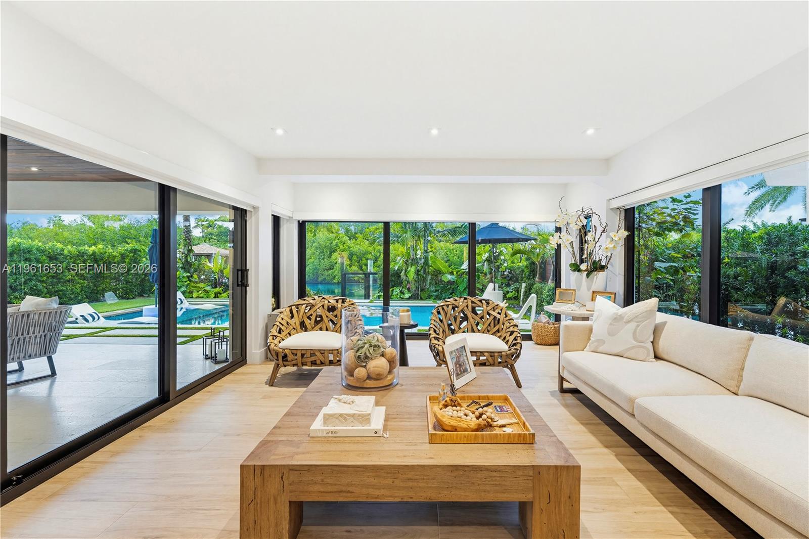 PARADISE POINT 1ST AMENDM - Residential