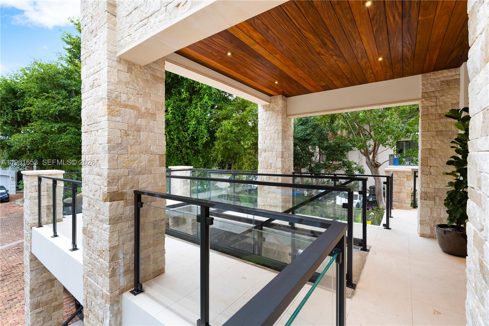 PARADISE POINT 1ST AMENDM - Residential