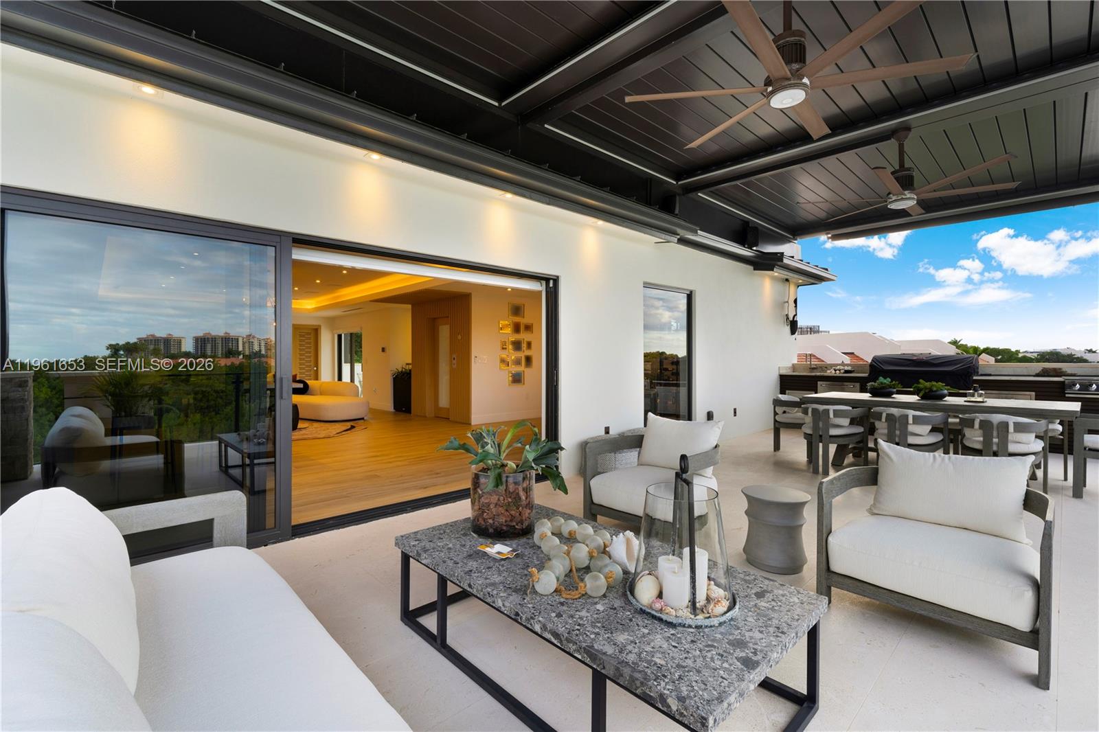 PARADISE POINT 1ST AMENDM - Residential