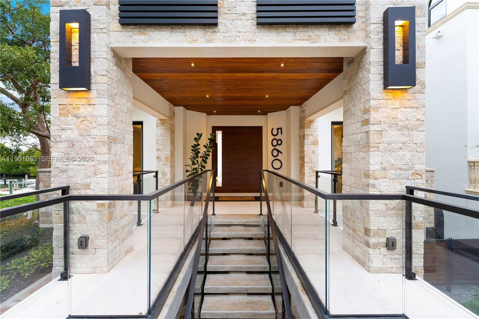 PARADISE POINT 1ST AMENDM - Residential